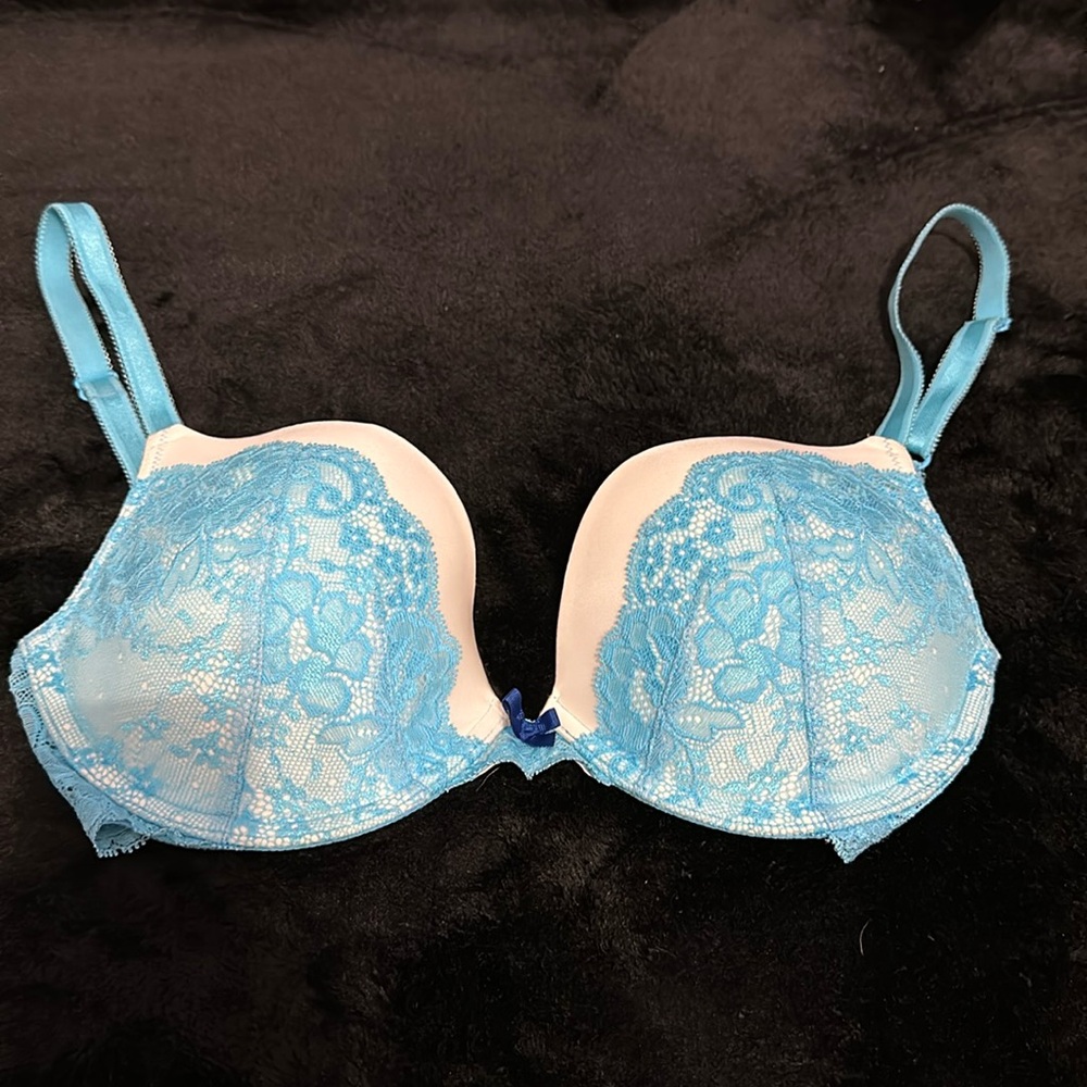 Victoria’s Secret Very Sexy Push-Up Bra  Size 34D